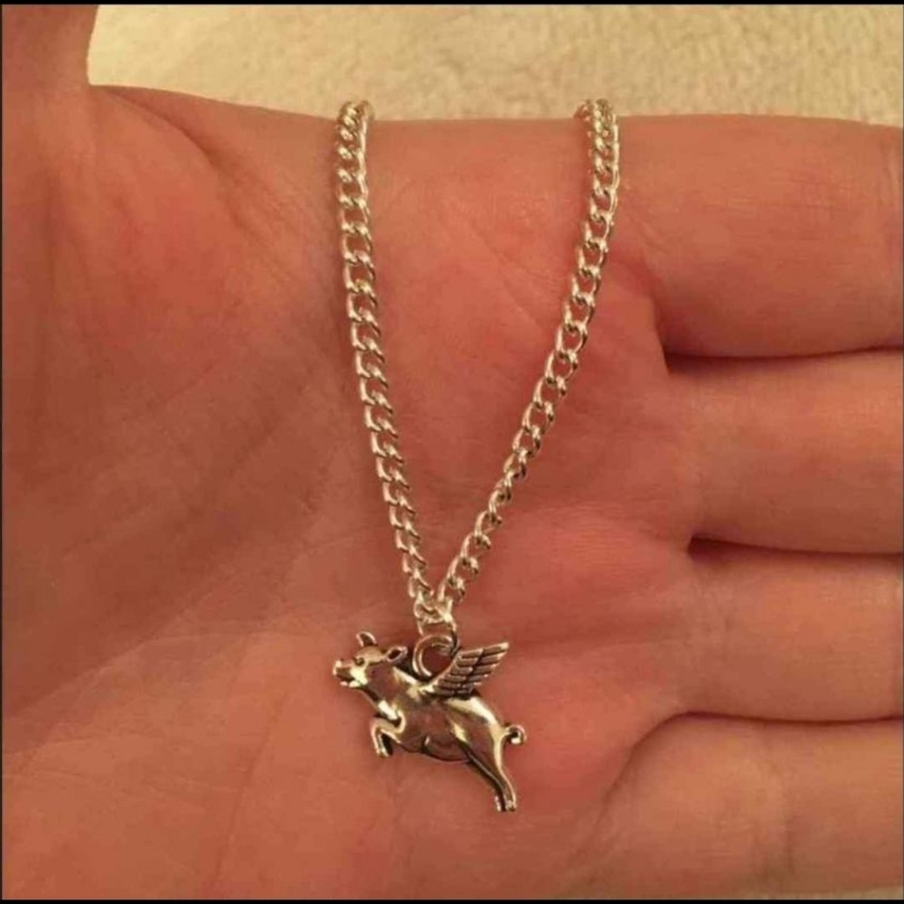 Flying pig necklace silver